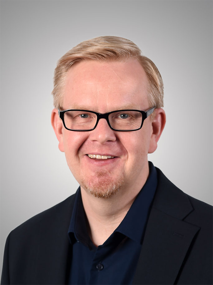 Nowak (Now),Dr. Oliver